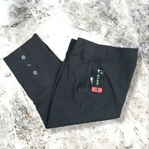 Gilani Dress 3 Button Cuff Hi-Rise Capris